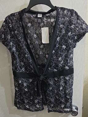 Studio 1940 Black and White Lace Tie-Front Top Size M